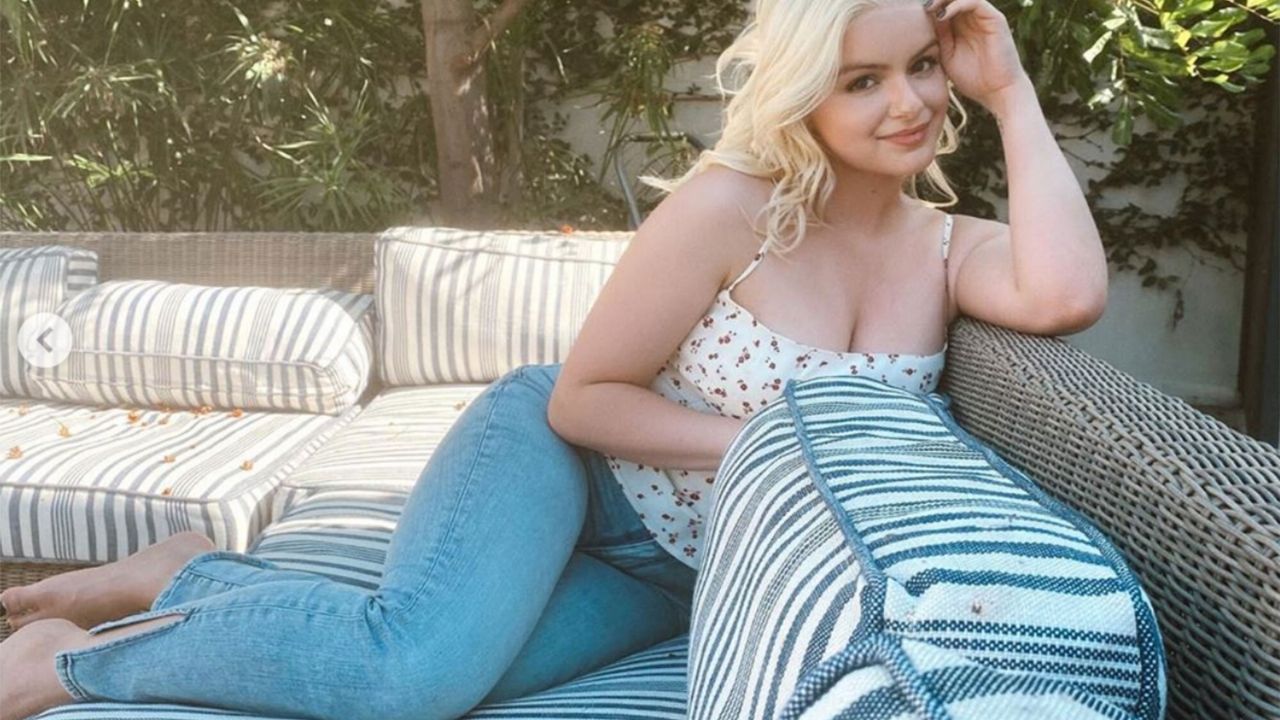 ¡Guapísima! Ariel Winter pasa del rubio al rosa pastel y deleita a sus fans con su nuevo ‘look’