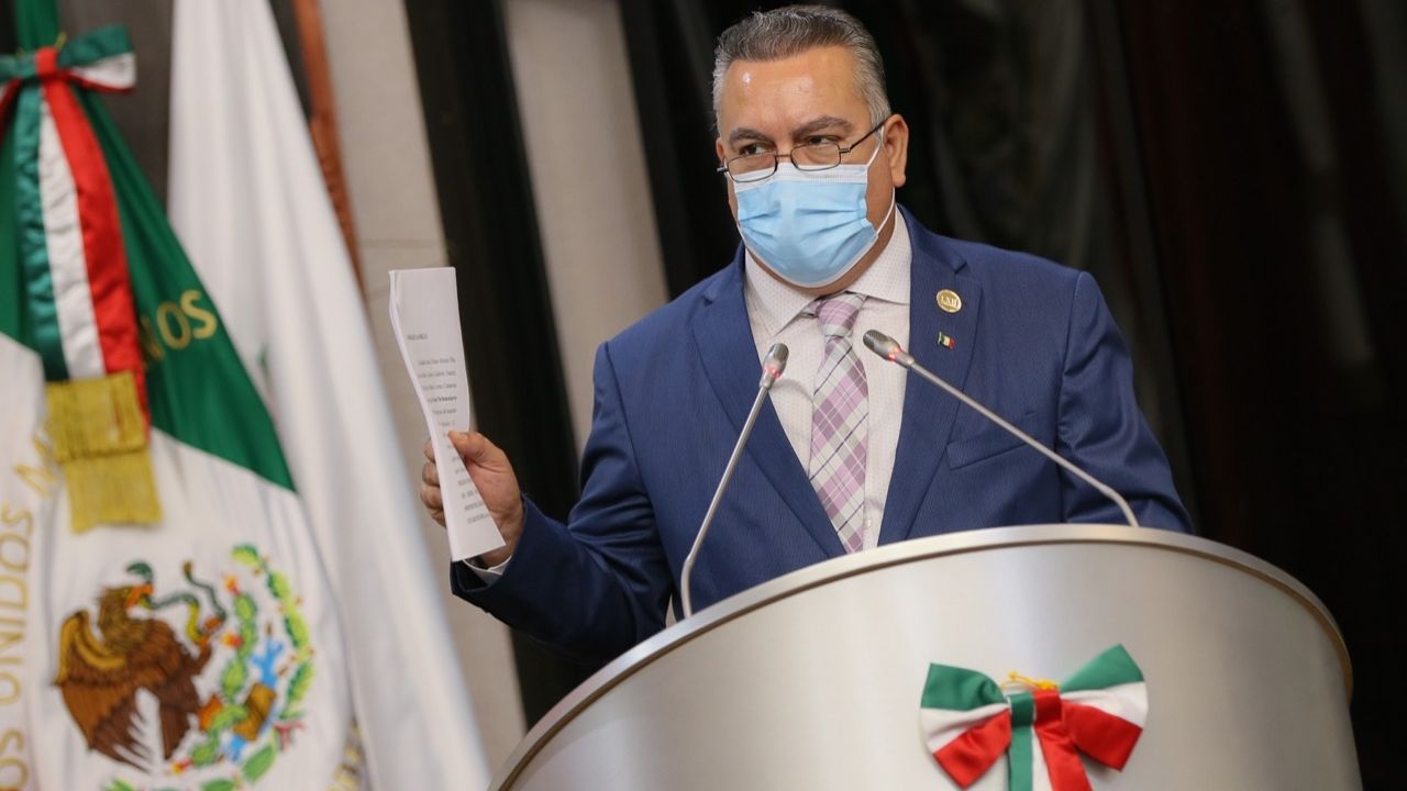 Se presentan varias iniciativas de ley en la sesión del Congreso por las fracciones parlamentarias