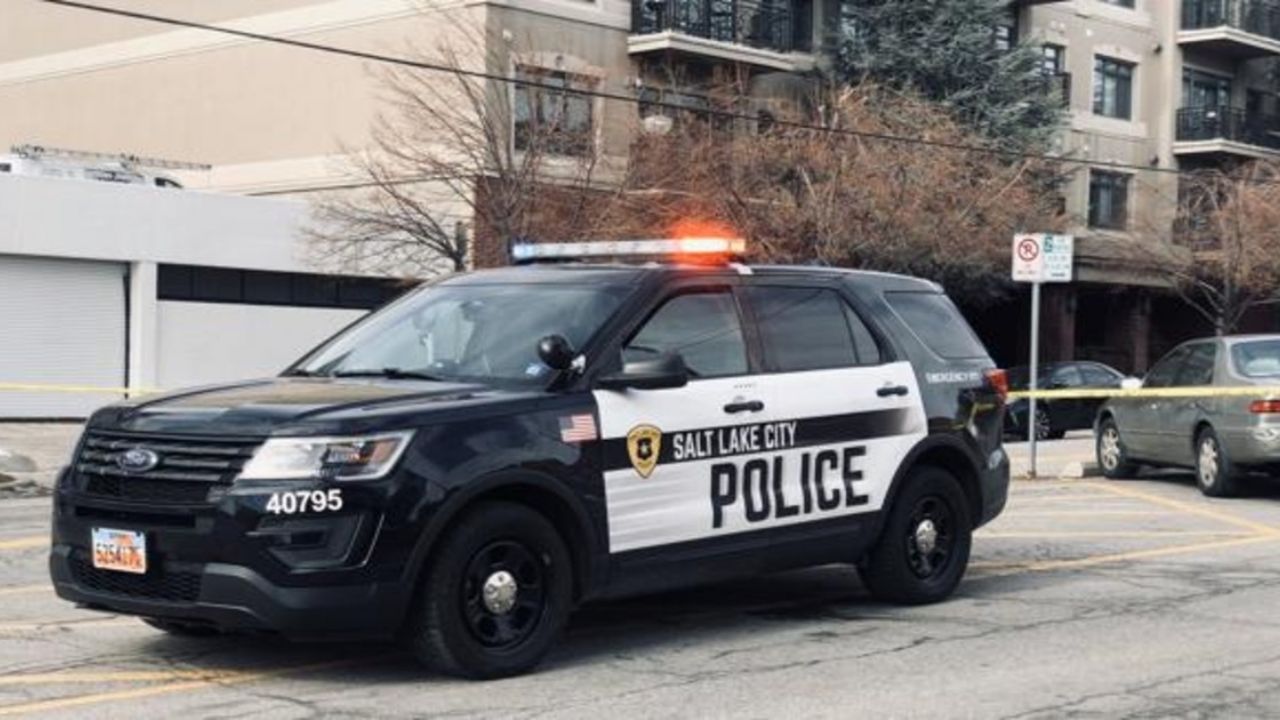 Madre pide ayuda a la policía para controlar a su hijo autista; casi lo matan a balazos