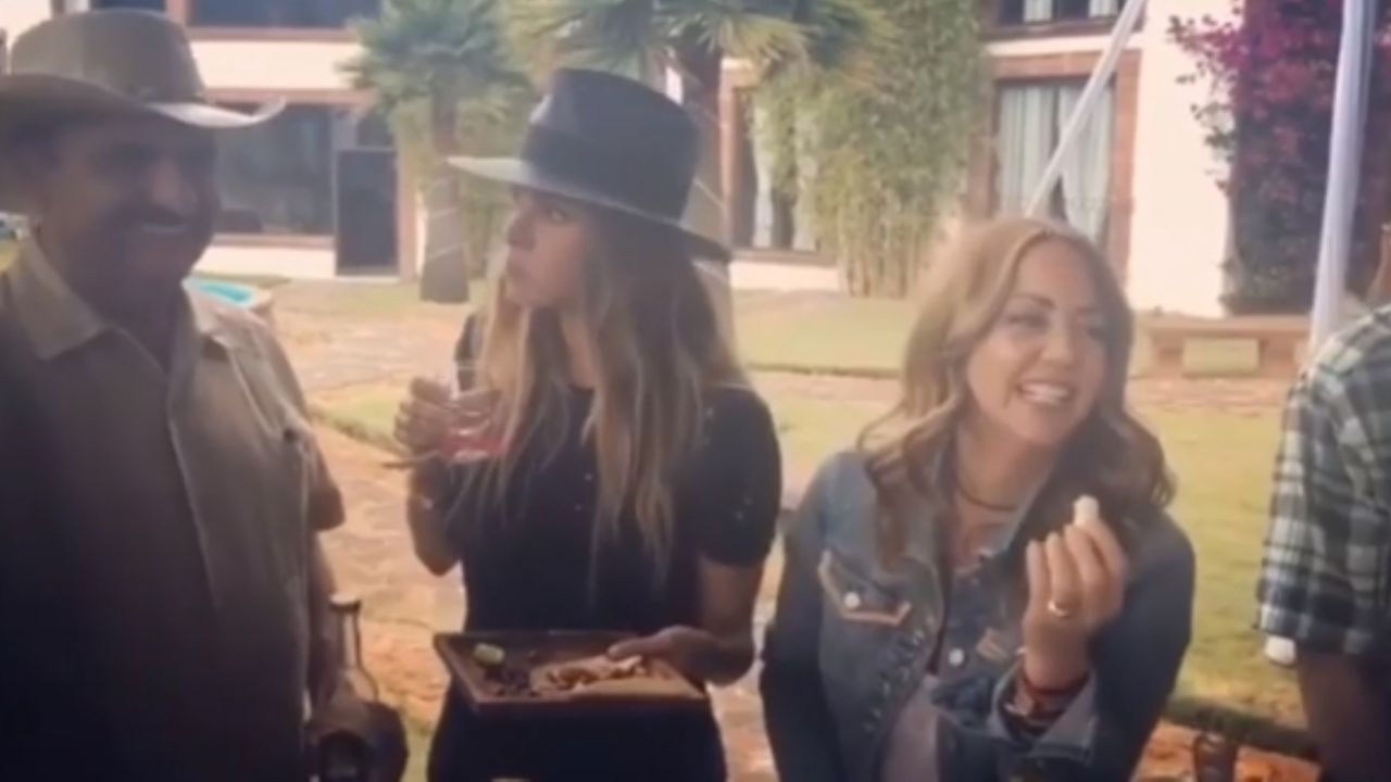 ¿Ya se curó? Galiea Montijo exhibe tremenda ‘borrachera’ con Andrea Legarreta: “Par de alcohólicas”