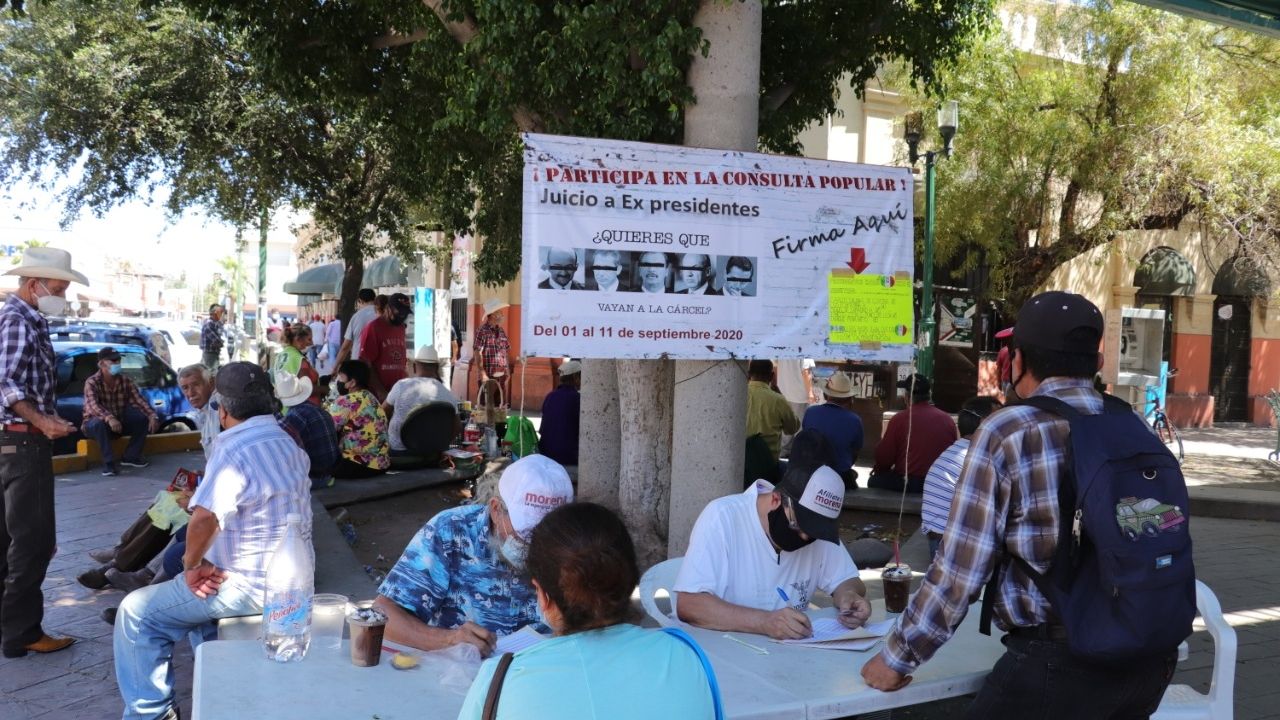 Organizaciones realizan recopilación de firmas en Hermosillo para enjuiciar a expresidentes de México