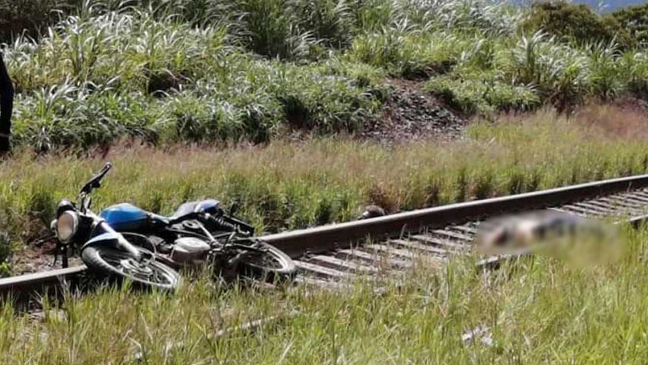 Veracruz: Encuentran a periodista degollado sobre las vías del ferrocarril
