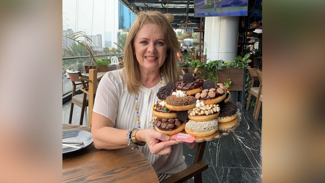 Érika Buenfil roba más que suspiros al lucirse en espectacular baile con guapo galán