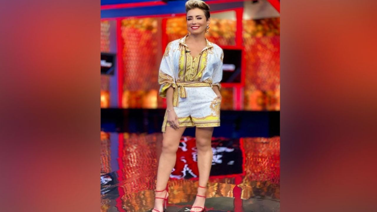 Carmen Muñoz deleita pupilas en TV Azteca al lucir juvenil atuendo en ‘Al Extremo’