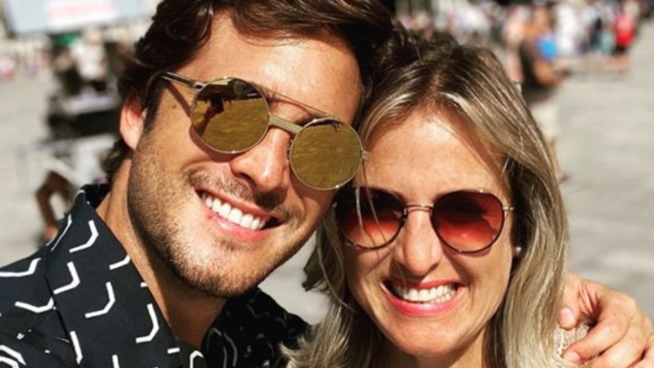 Diego Boneta presume en Instagram a su guapa madre y la llaman “suegra”