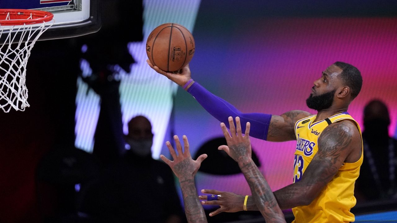 Lakers se colocan a una victoria para disputar las semifinales del Oeste