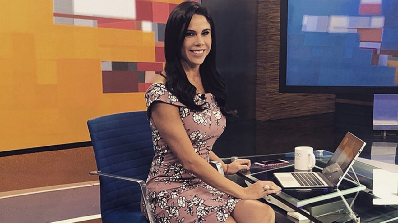 Paola Rojas derrite el foro de Televisa al modelar en impresionante ‘outfit’ de esta forma: “Chiquita”