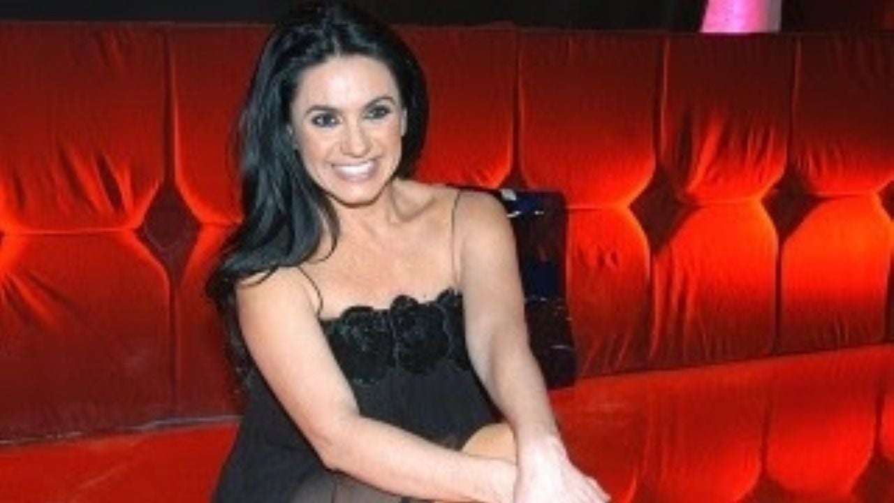 ¿Desde la playa? Tras fatal fracaso en ‘Enamorándonos’, Penélope Menchaca causa furor de esta forma