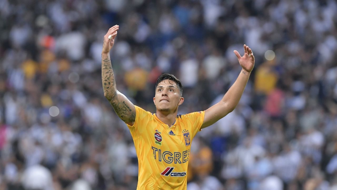 Los Tigres analizan oferta de Europa por el zaguero Carlos Salcedo