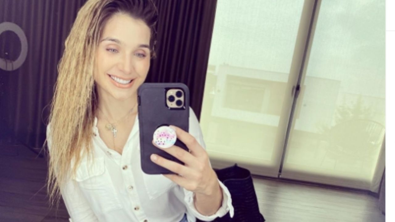 Esposa de Poncho de Nigris causa furor y deja a todos boquiabiertos con exótico cambio de ‘look’