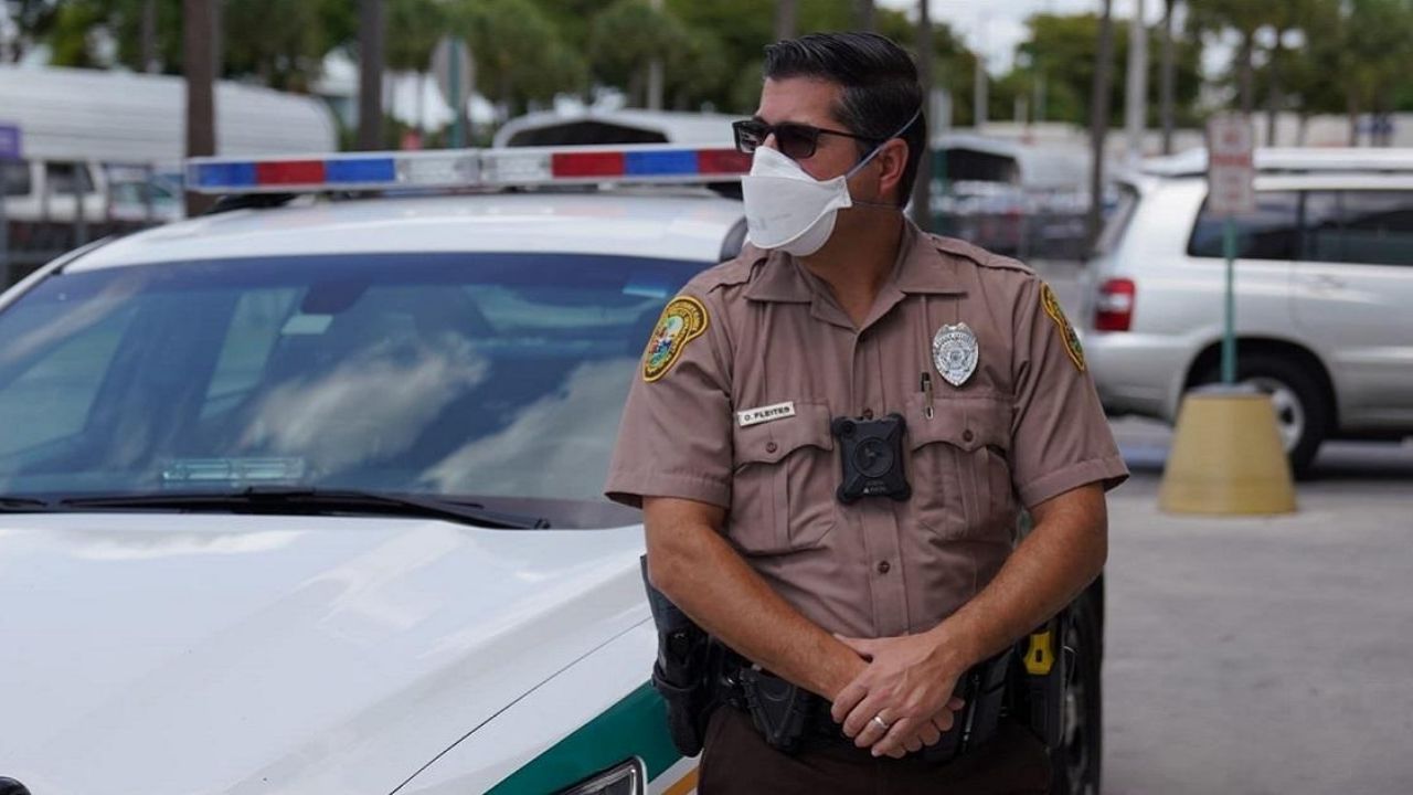 Miami: Niño de 12 años es detenido al llevar tres armas de fuego al colegio