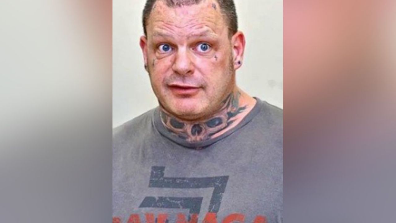 Tras ser diagnosticado con Alzheimer, a esto se dedica Vampiro Canadiense