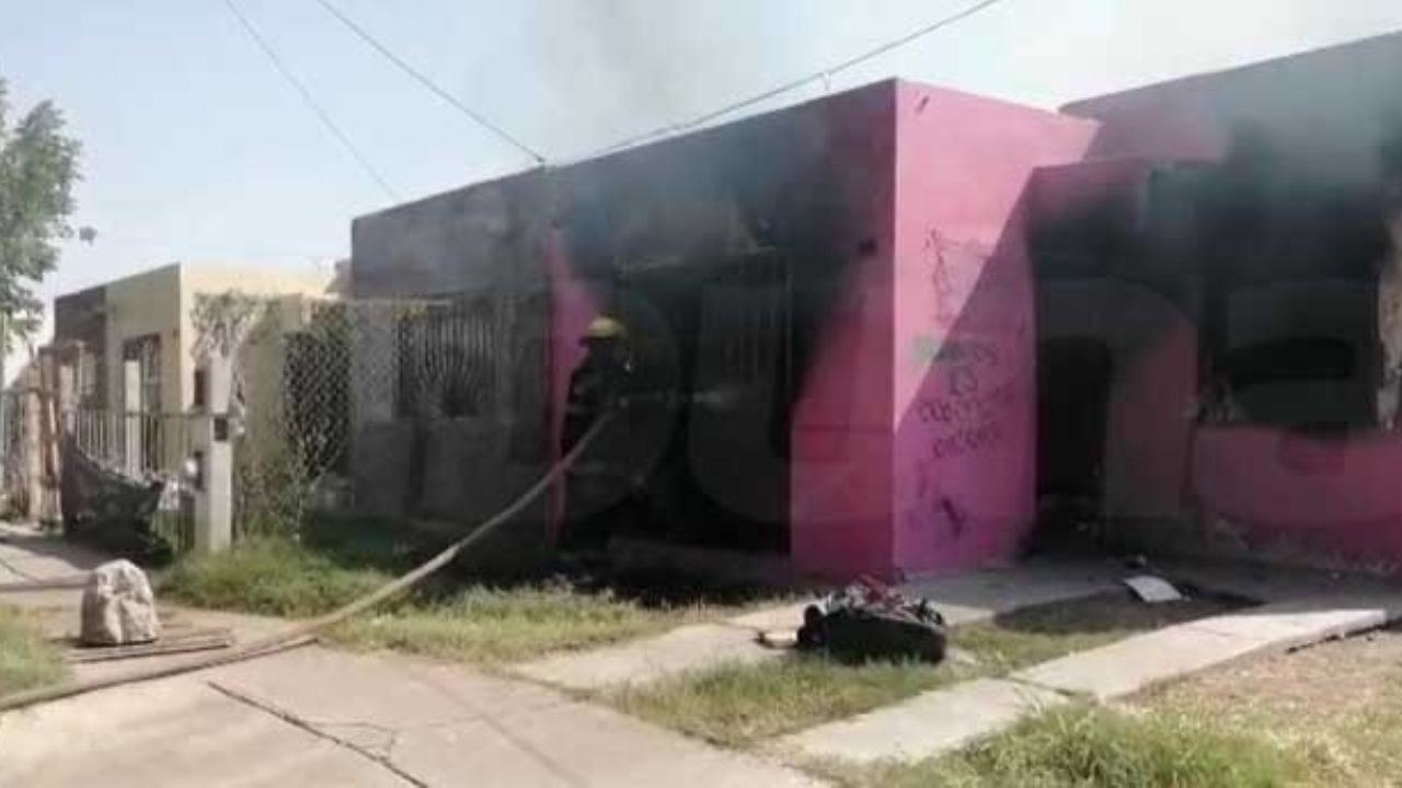 Voraz incendio al sur de Ciudad Obregón consume una vivienda en la Real Campestre