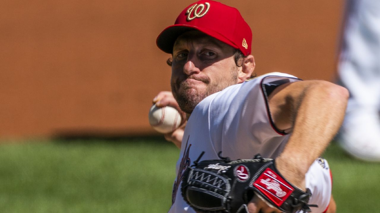 Scherzer logra su juego 98 con al menos 10 ponches y supera a Koufax
