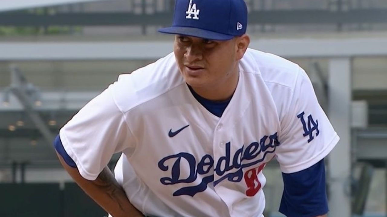 Víctor González y el bullpen cumplen, y los Dodgers apalean a los Astros