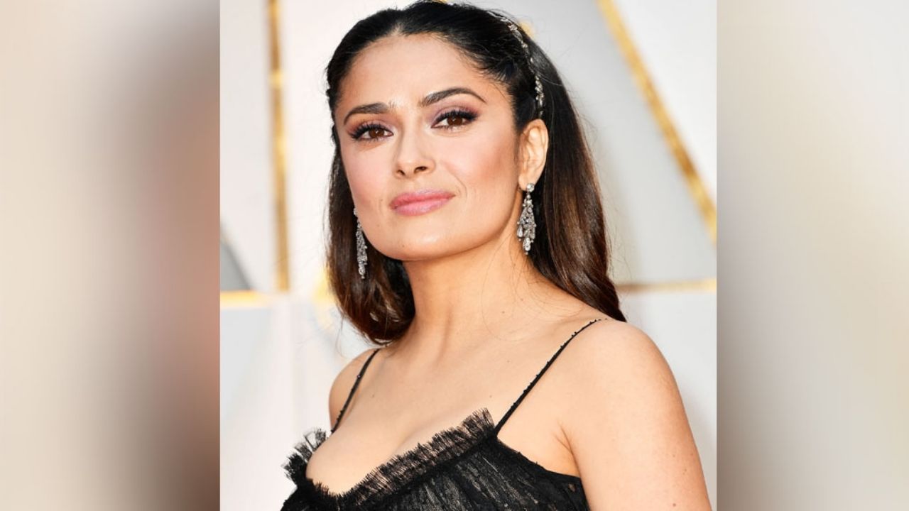 ¡Bomba! Salma Hayek aparece de esta forma en redes y la tachan de “presumida”
