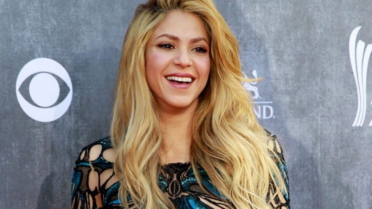 A su 43 años, Shakira sorprende a fans al presumir sus dotes en el ‘skate’