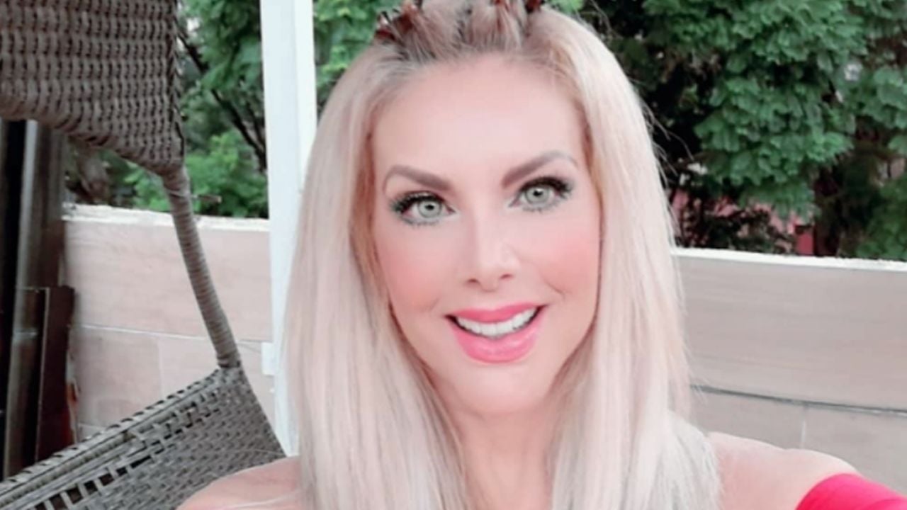 A sus 53 años, Lorena Herrera presume increíble silueta con vestido verde