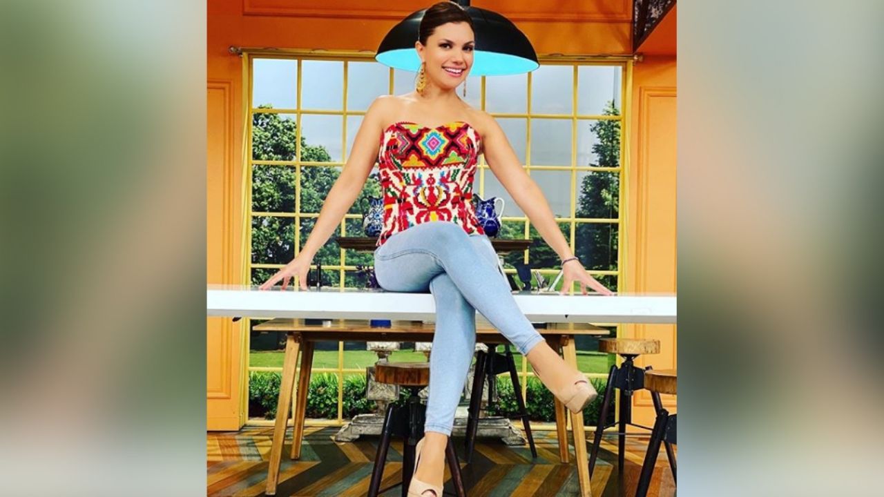 Tábata Jalil derrocha belleza fuera de TV Azteca al posar sobre tanque de guerra