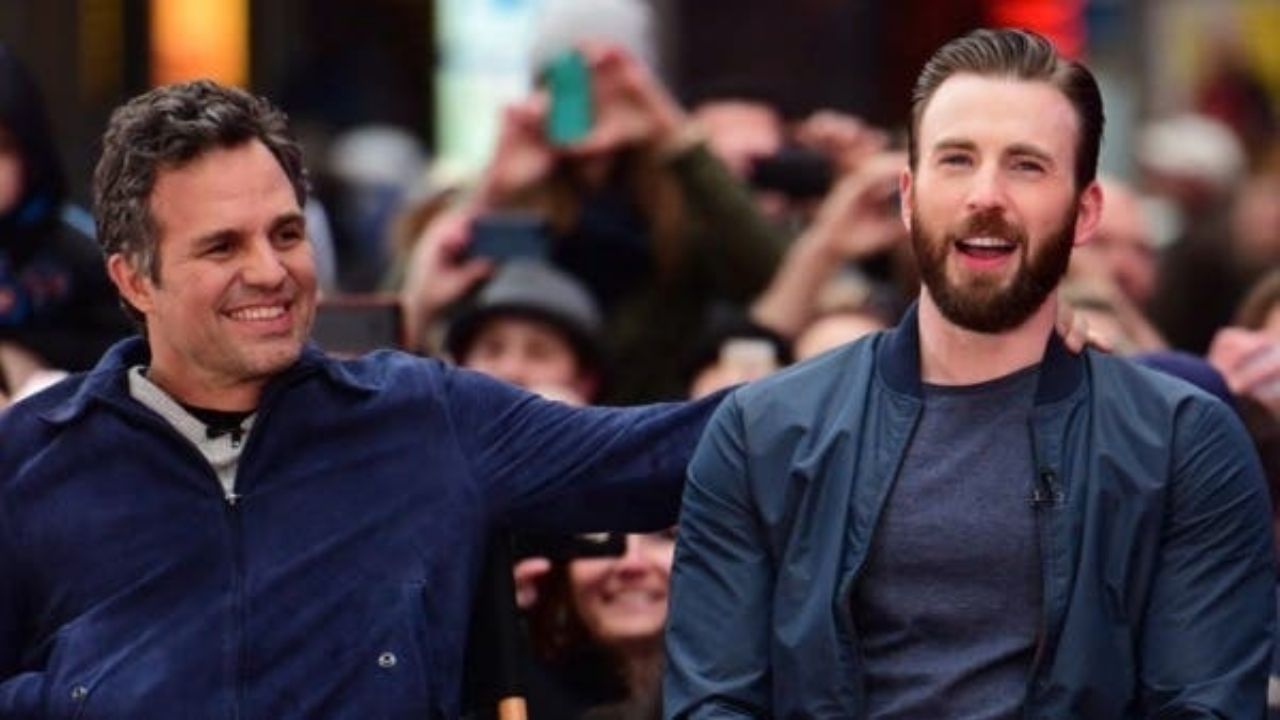 ‘Avengers’ unidos: Mark Ruffalo reconforta a Chris Evans tras su escándalo con divertido tuit