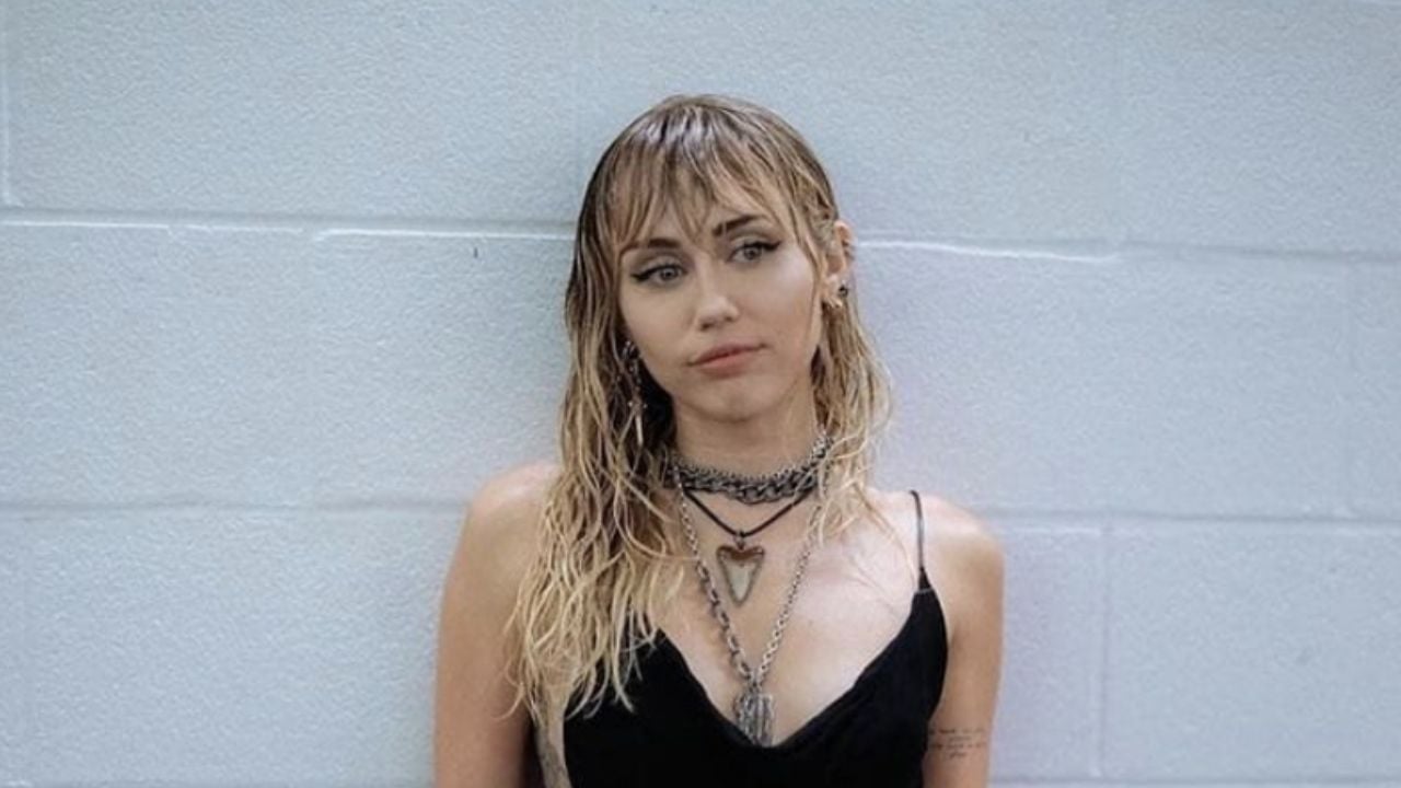 ¡Renovada! Miley Cyrus presume su excelente figura con ‘outfit’ deportivo en Instagram