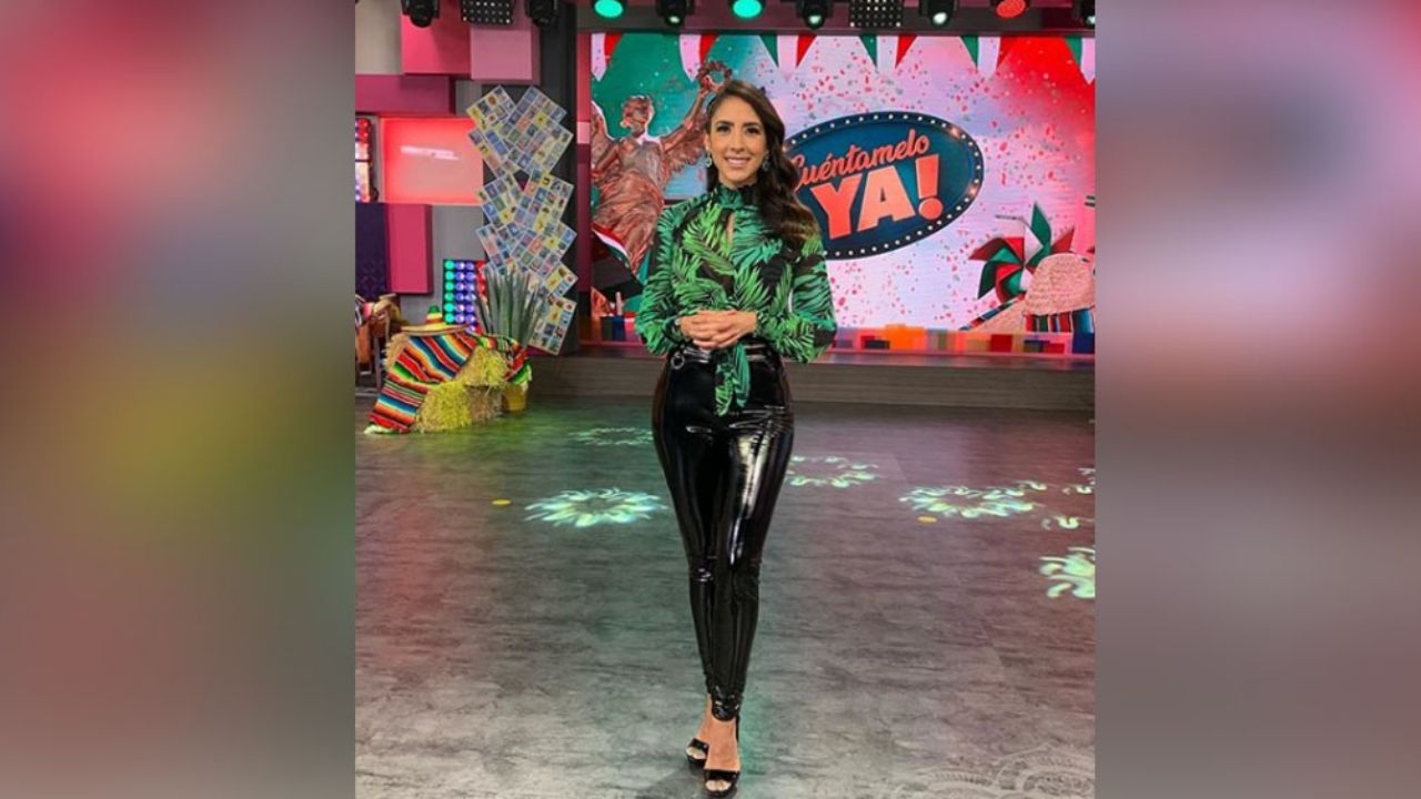 Cynthia Urías deleita pupilas en Televisa al ponerse su atuendo más irresistible