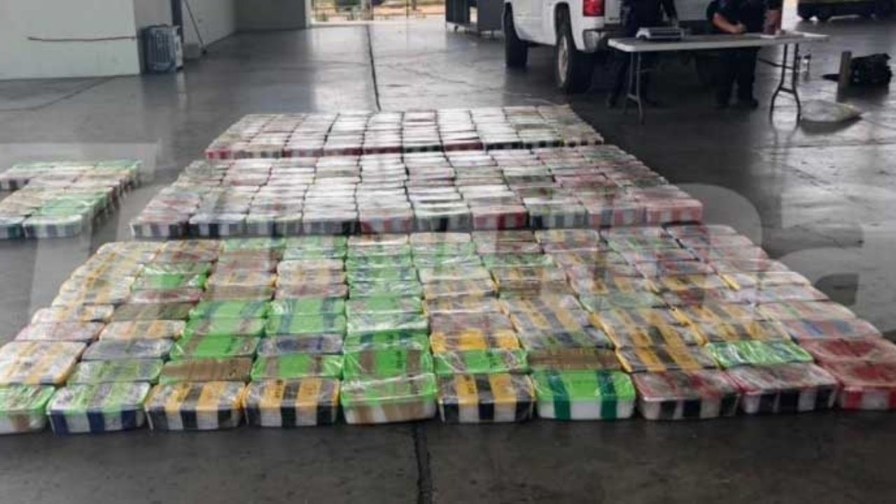 Militares aseguran camioneta y media tonelada de droga en Opodepe