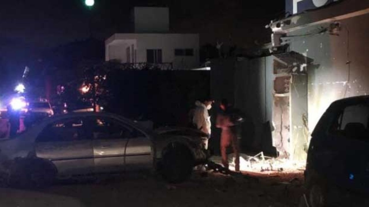 Quintana Roo: Explota un automóvil afuera de comandancia del municipio Solidaridad