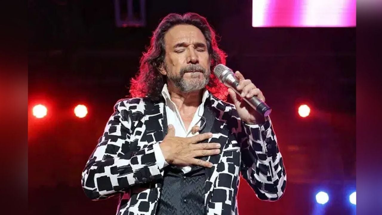 A sus 60 años, ‘El Buki’ celebra la Independencia de esta majestuosa manera