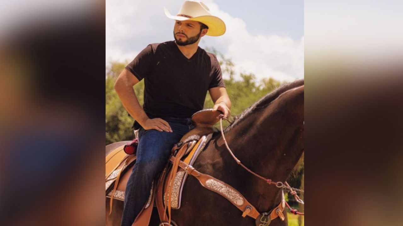 A sus 21 años, hijo de Pepe Aguilar, deleita la pupila de fans con su mejor traje