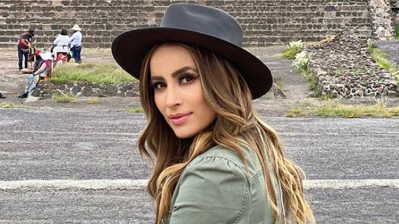 Cynthia Rodríguez se pone su atuendo favorito y lo presume en Instagram