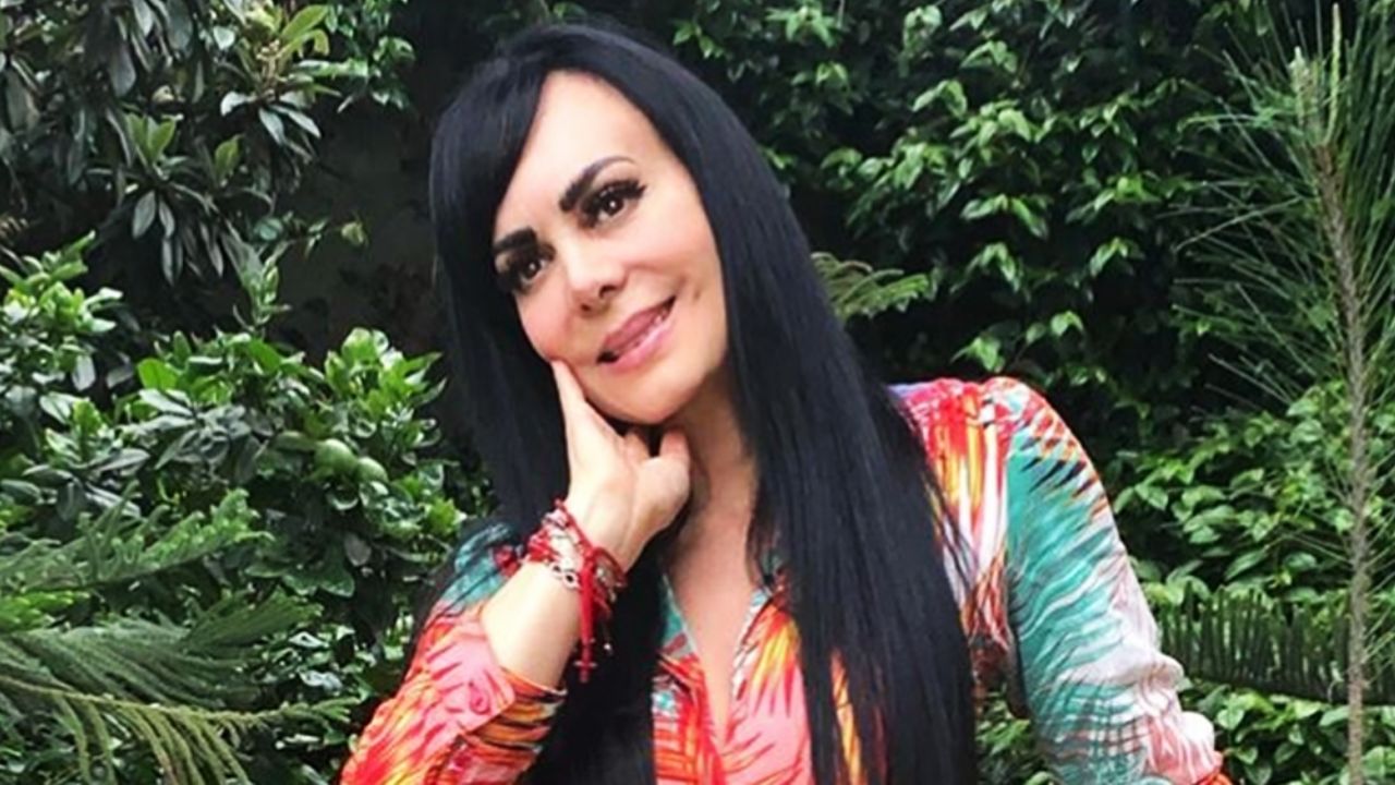 Maribel Guardia impacta con marcado vientre en ropa deportiva ‘animal print’