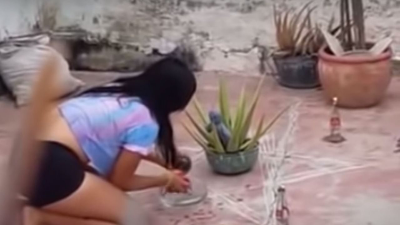 VIDEO: Hombre graba desde el patio de su casa a vecina tras hacer brujería