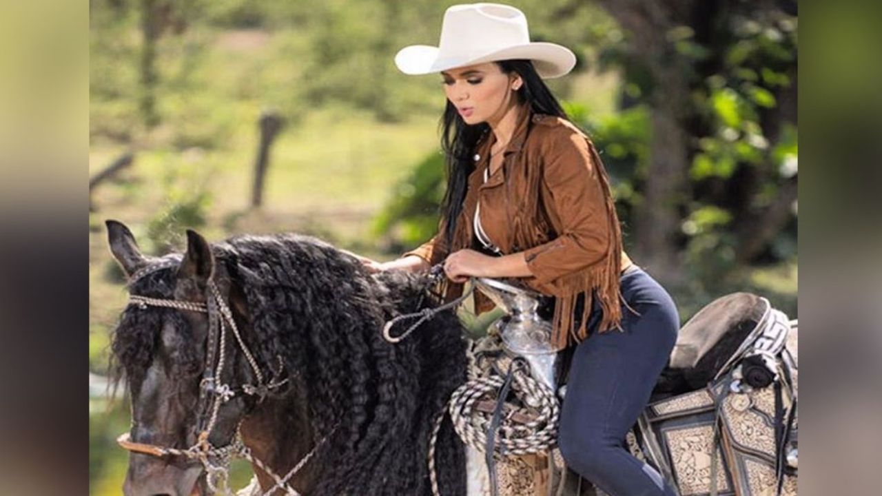 Zarelea Figueroa, hija de Joan Sebastian, aparece en redes junto al mariachi