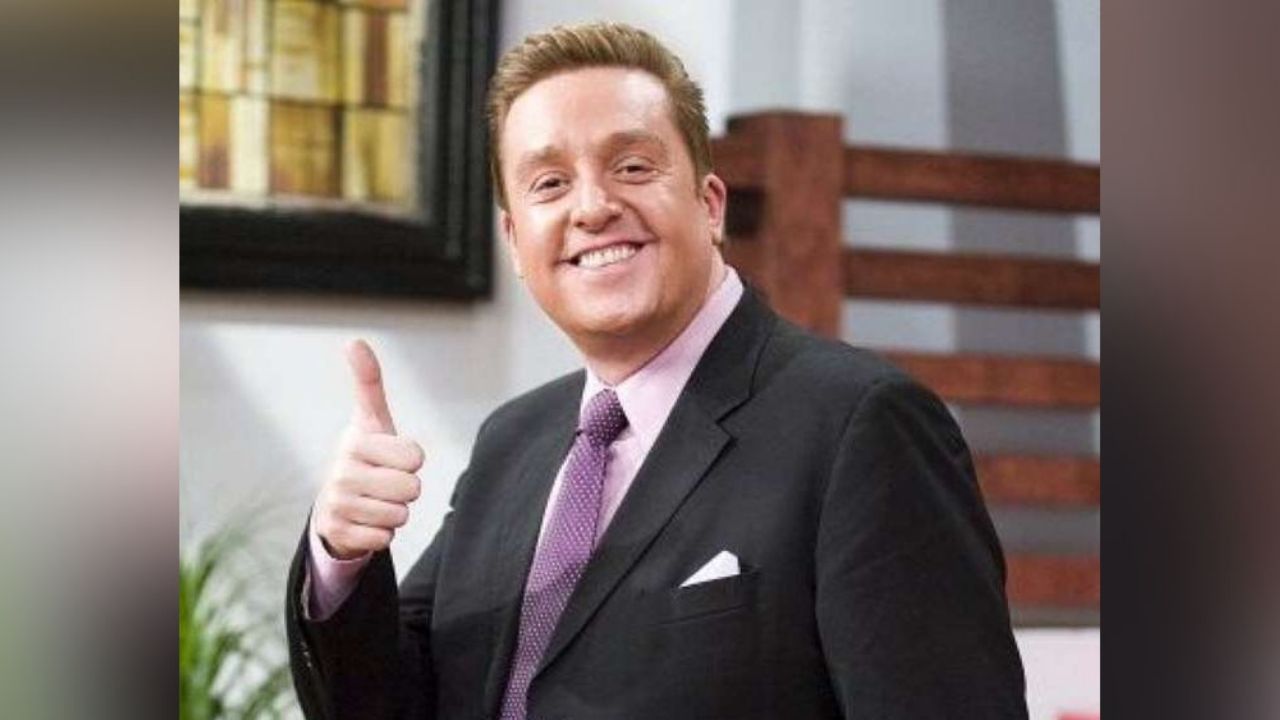 “Qué feo modelo”: Daniel Bisogno es criticado por lucir una camisa bordada a mano