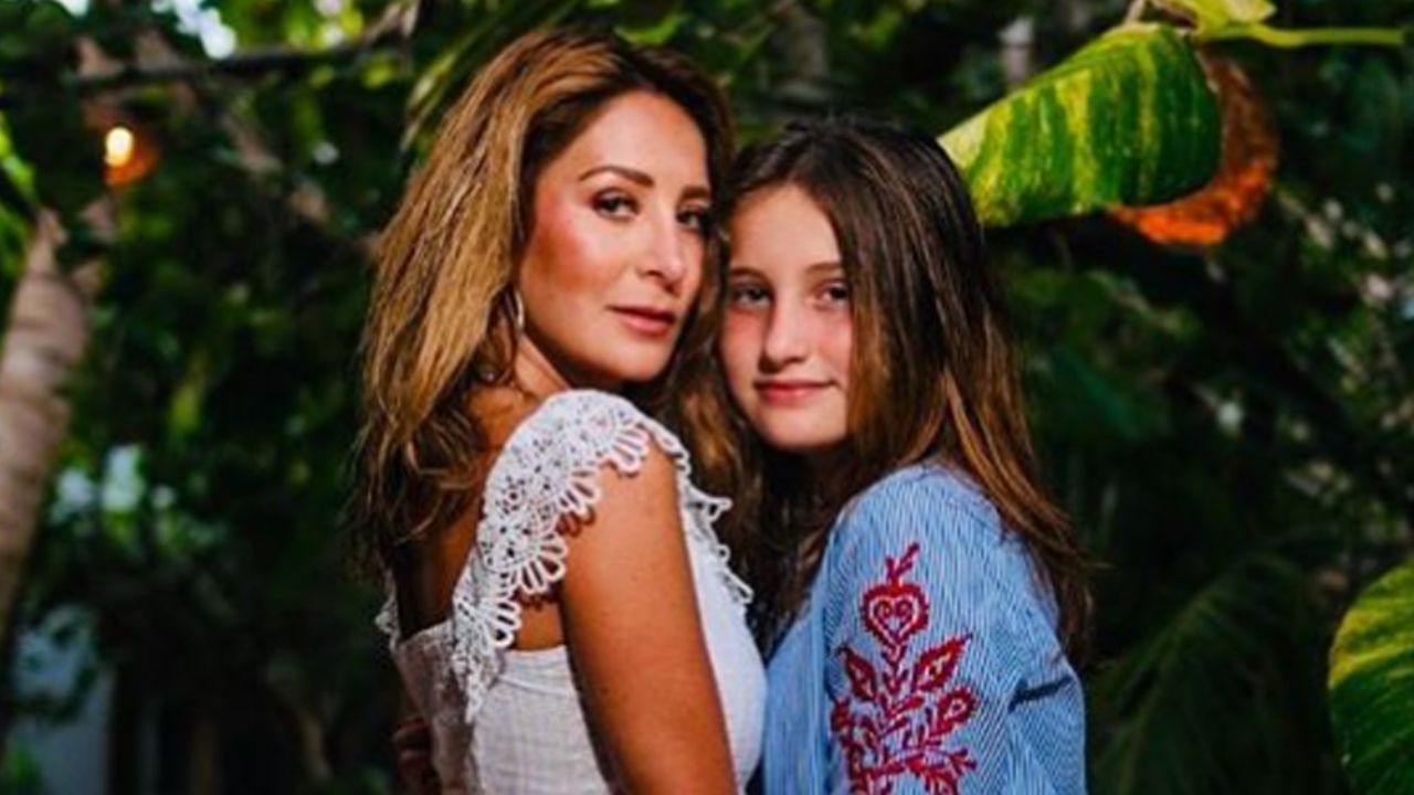 Instagram: Geraldine Bazán presume los bellos ojos azules de su hija mayor