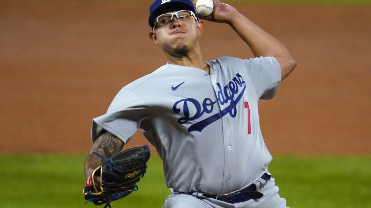Los Dodgers analizan rol del mexicano Julio Urías en los playoffs de GL