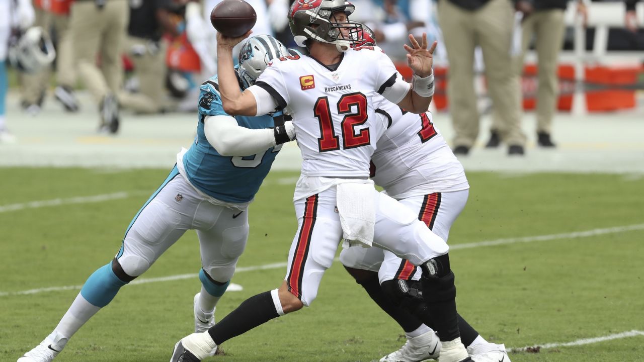 Brady logra su primera victoria con los Bucaneros de Tampa Bay