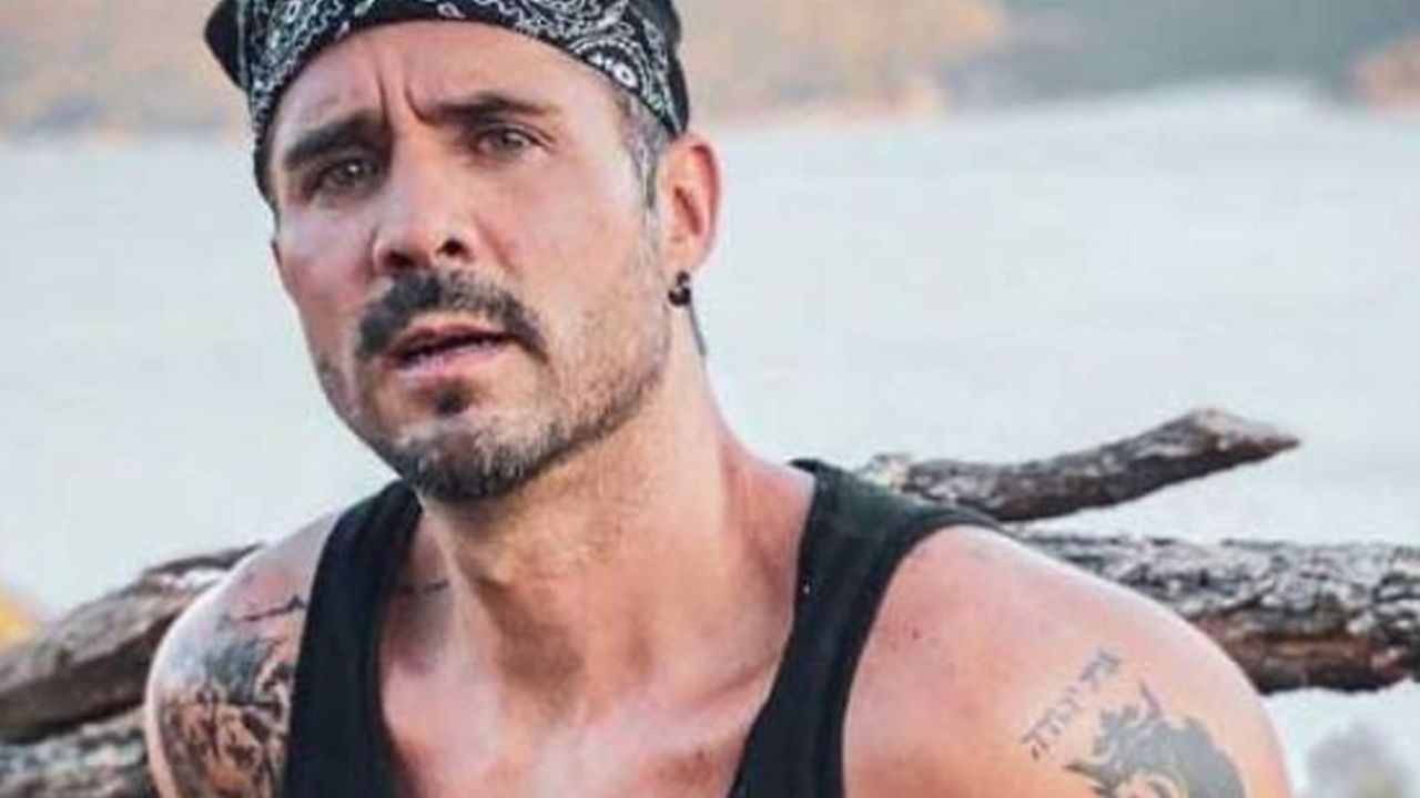 José Ron cumple con humillante apuesta por la derrota de las Chivas del Guadalajara