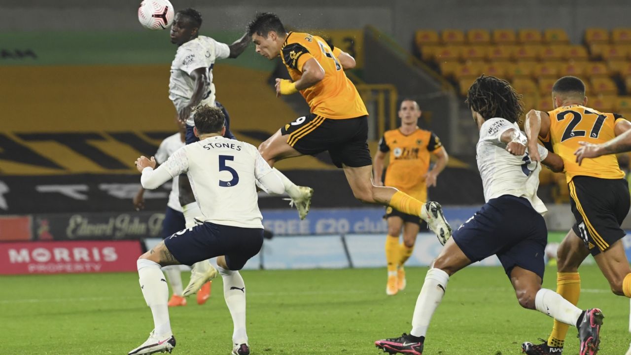 Jiménez anota, pero no le alcanza al Wolverhampton que cae ante el City
