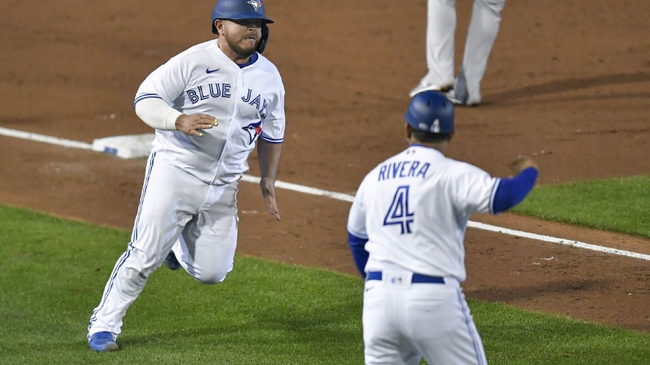 ¡Noche redonda para mexicano Alejandro Kirk en las Grandes Ligas!