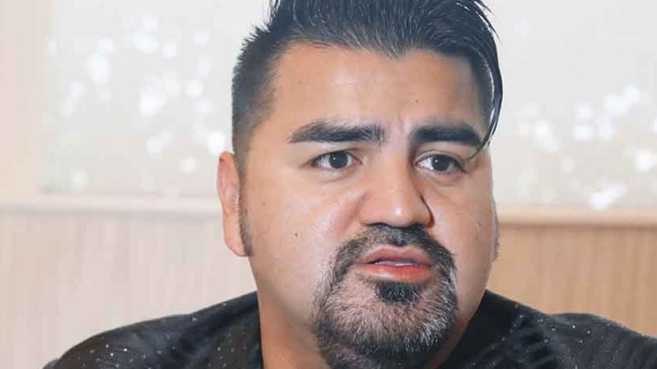 Exvocalista de El Recodo revela estar endeudado con la banda; perdería hasta el nombre