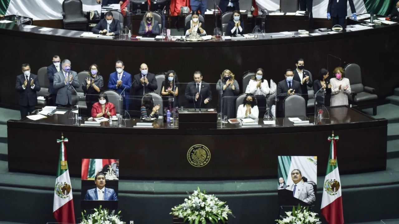 Rinden homenaje a legislador fallecido por Covid-19 en San Lázaro