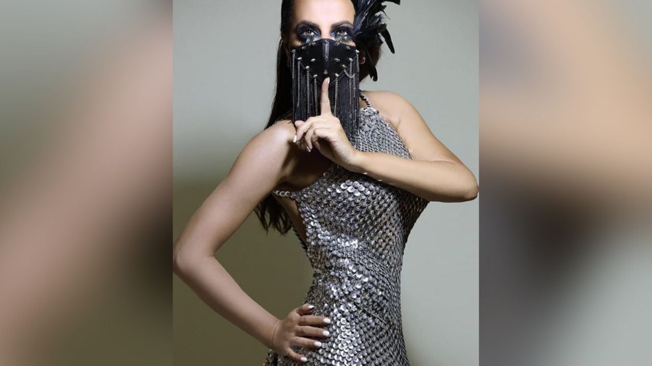 Cecilia Galliano encanta todo Instagram al posar en asombroso ‘outfit’ negro