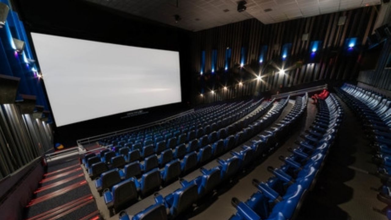 Tras permanecer cerrados, se reportan pérdidas millonarias en el cine mexicano