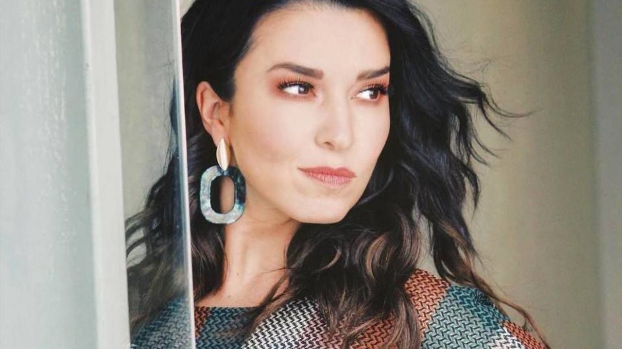 ¡Enamorada de su jardinero! Laura G de ‘VLA’ revela una fotografía de su guapo floricultor