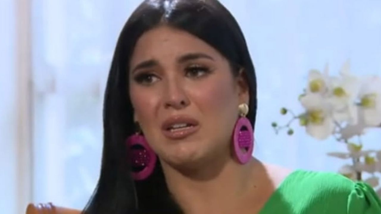 Entre lágrimas, Curvy recuerda en ‘VLA’ que su mamá la echó a la calle: “No te quiero volver a ver”