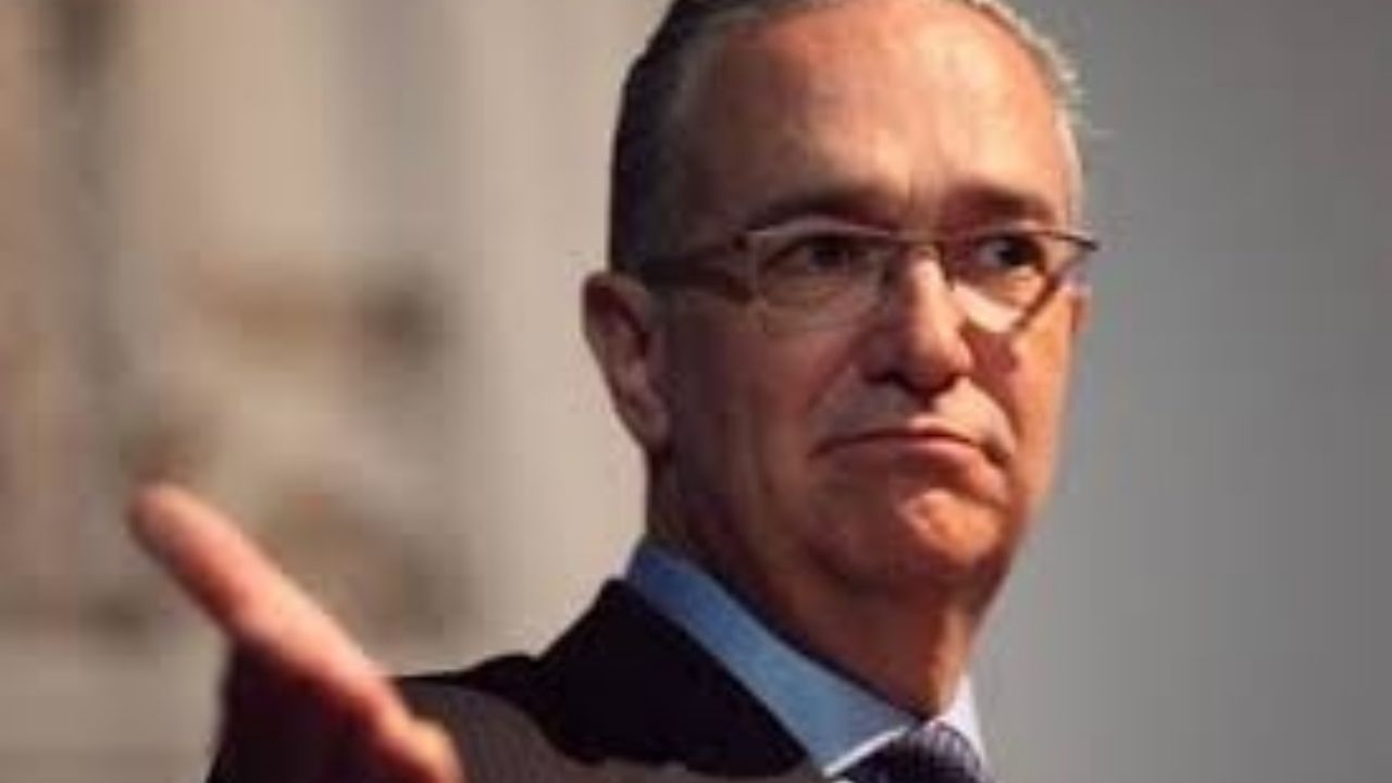 Maestra Canuta arremete contra Ricardo Salinas Pliego y desprecia a TV Azteca