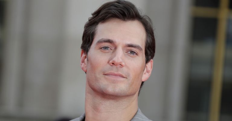 Henry Cavill se lesiona y retrasa las grabaciones de Highlander