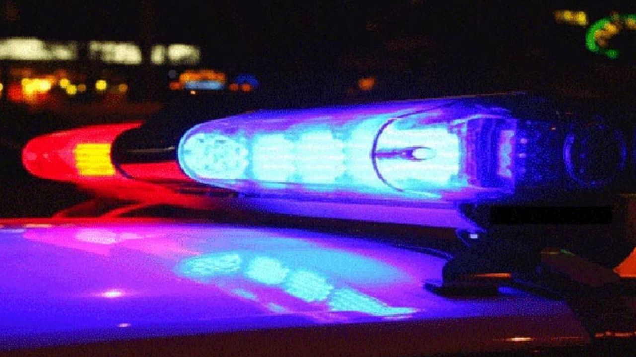 Autoridades llegan al sitio del crimen